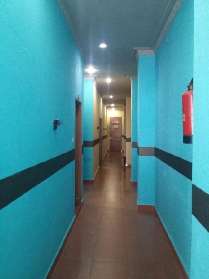 Отель Reddoorz Near Yuki Simpang Raya Mall Medan 2 Экстерьер фото