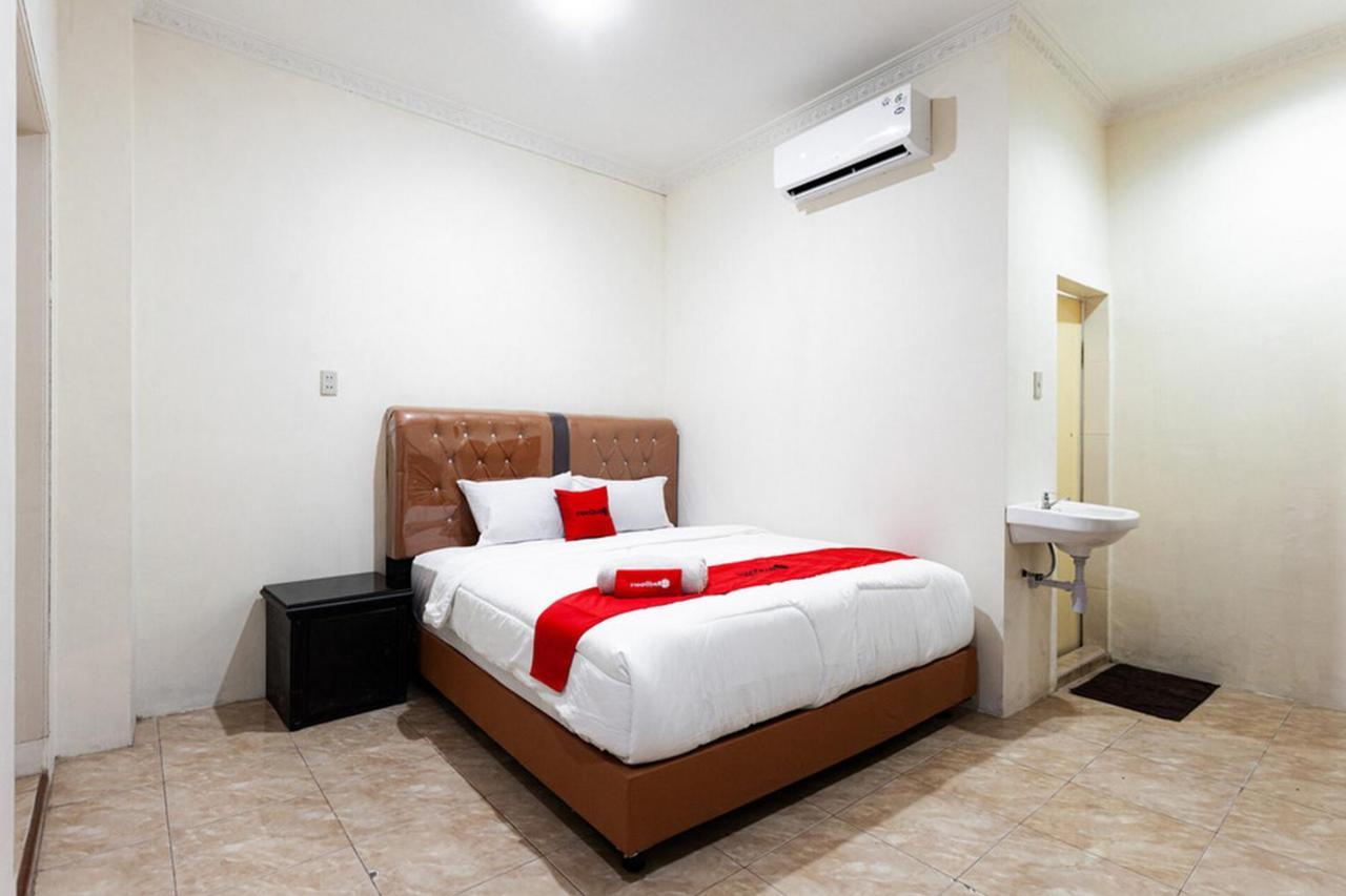 Reddoorz Near Yuki Simpang Raya Mall Medan 2 Экстерьер фото