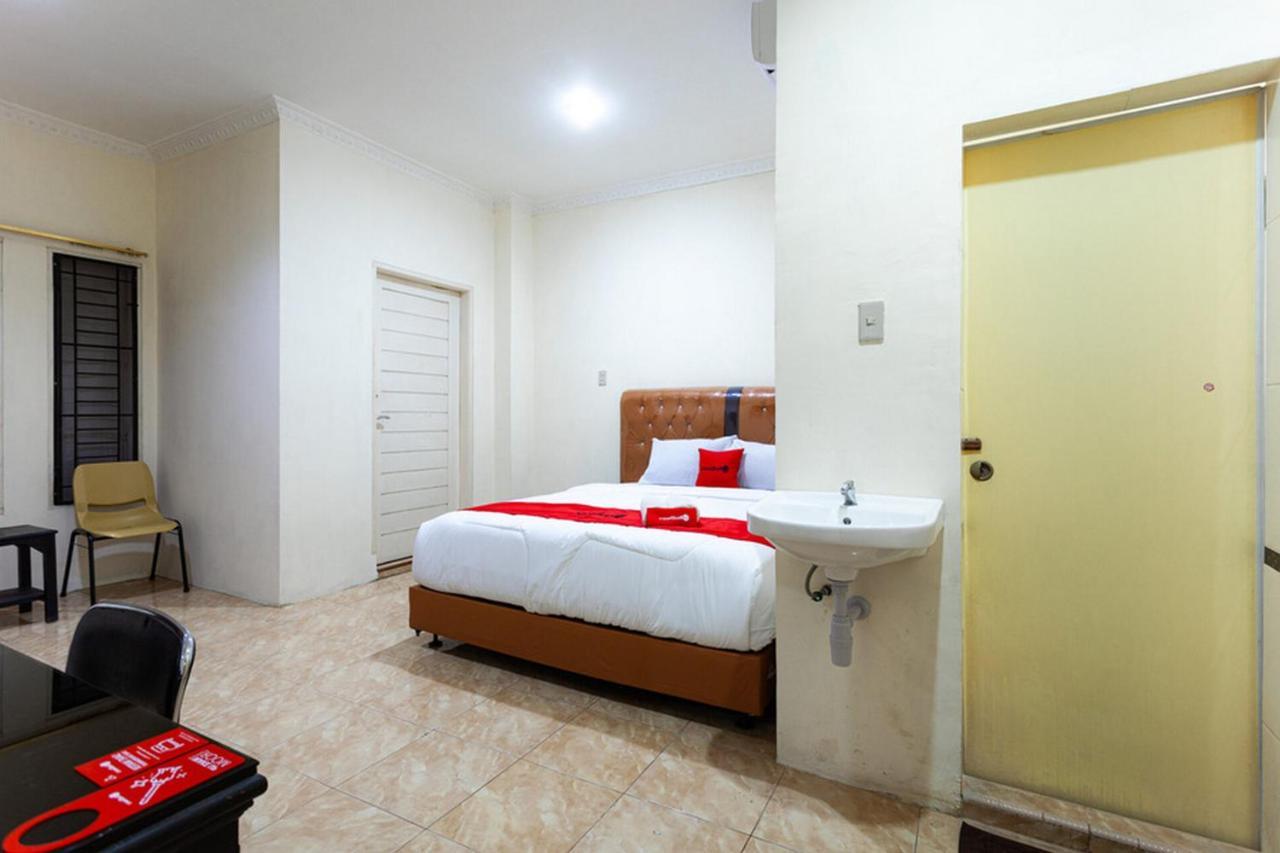 Отель Reddoorz Near Yuki Simpang Raya Mall Medan 2 Экстерьер фото